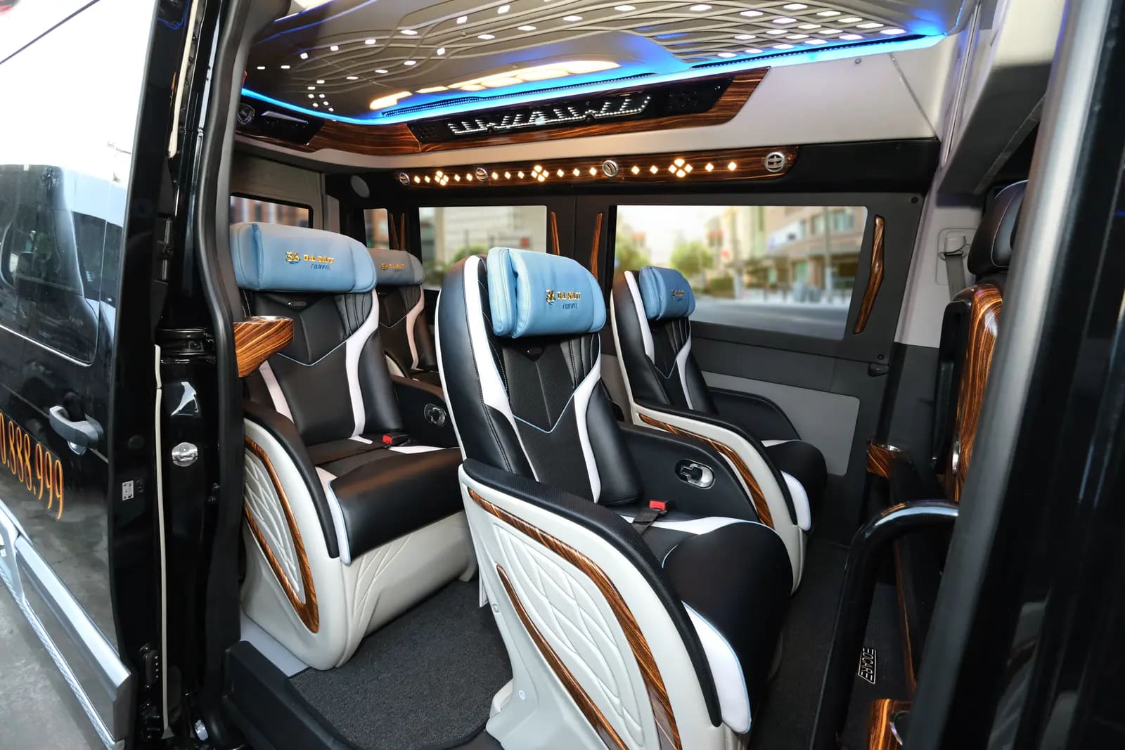 Nội thất limousine 36 Travel